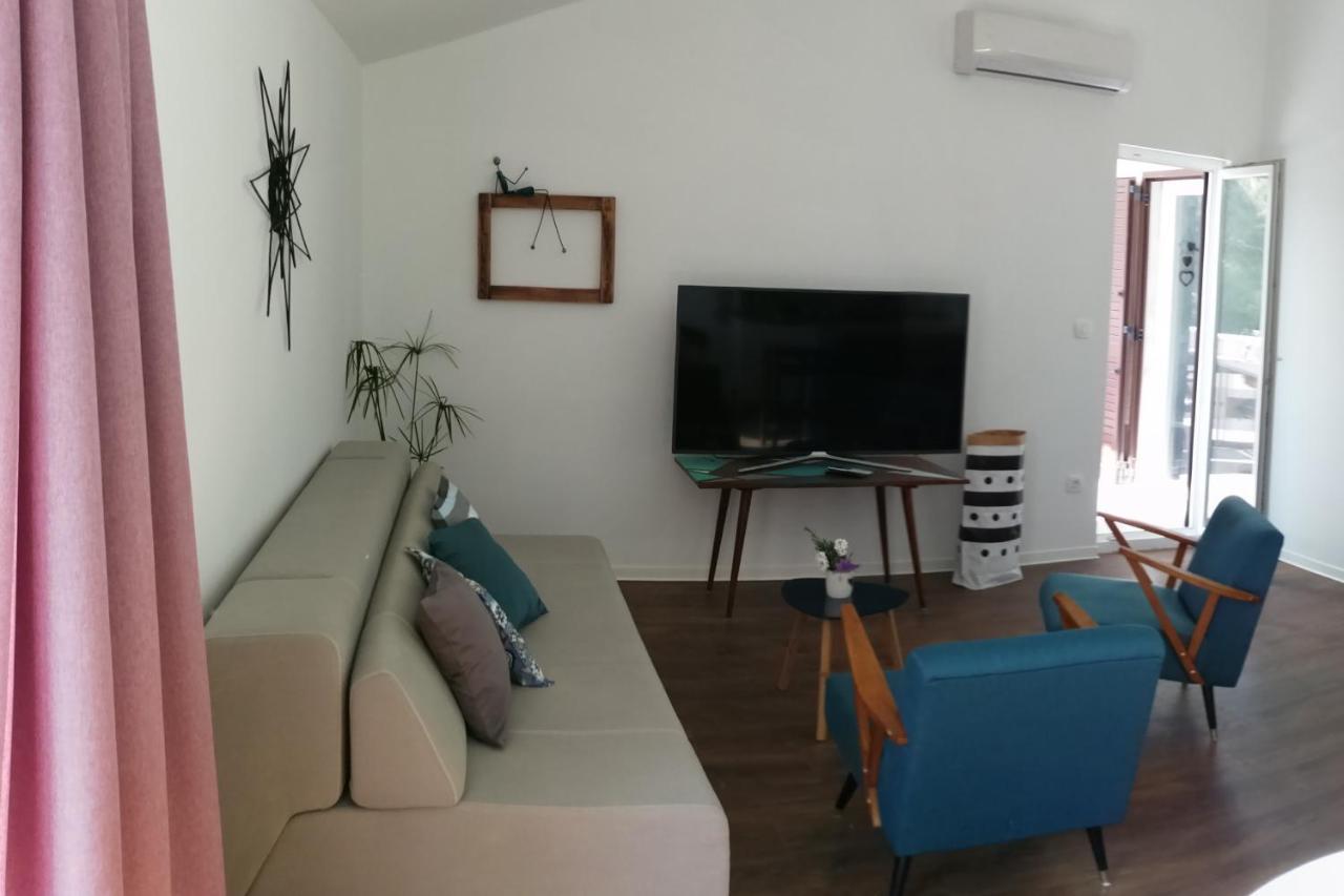 Apartments By The Sea Lokva Rogoznica, Omis - 4821 Екстер'єр фото